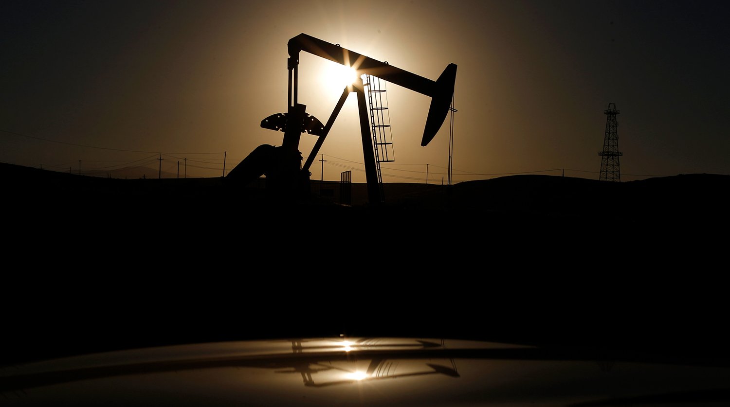 Ситуация на рынке нефти не меняется больше месяца  
